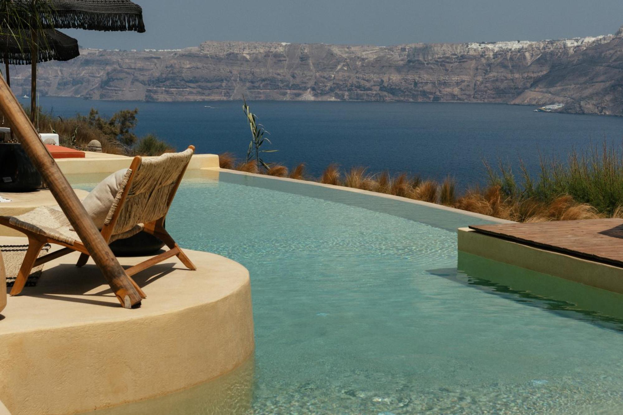 Divino Caldera Hotel