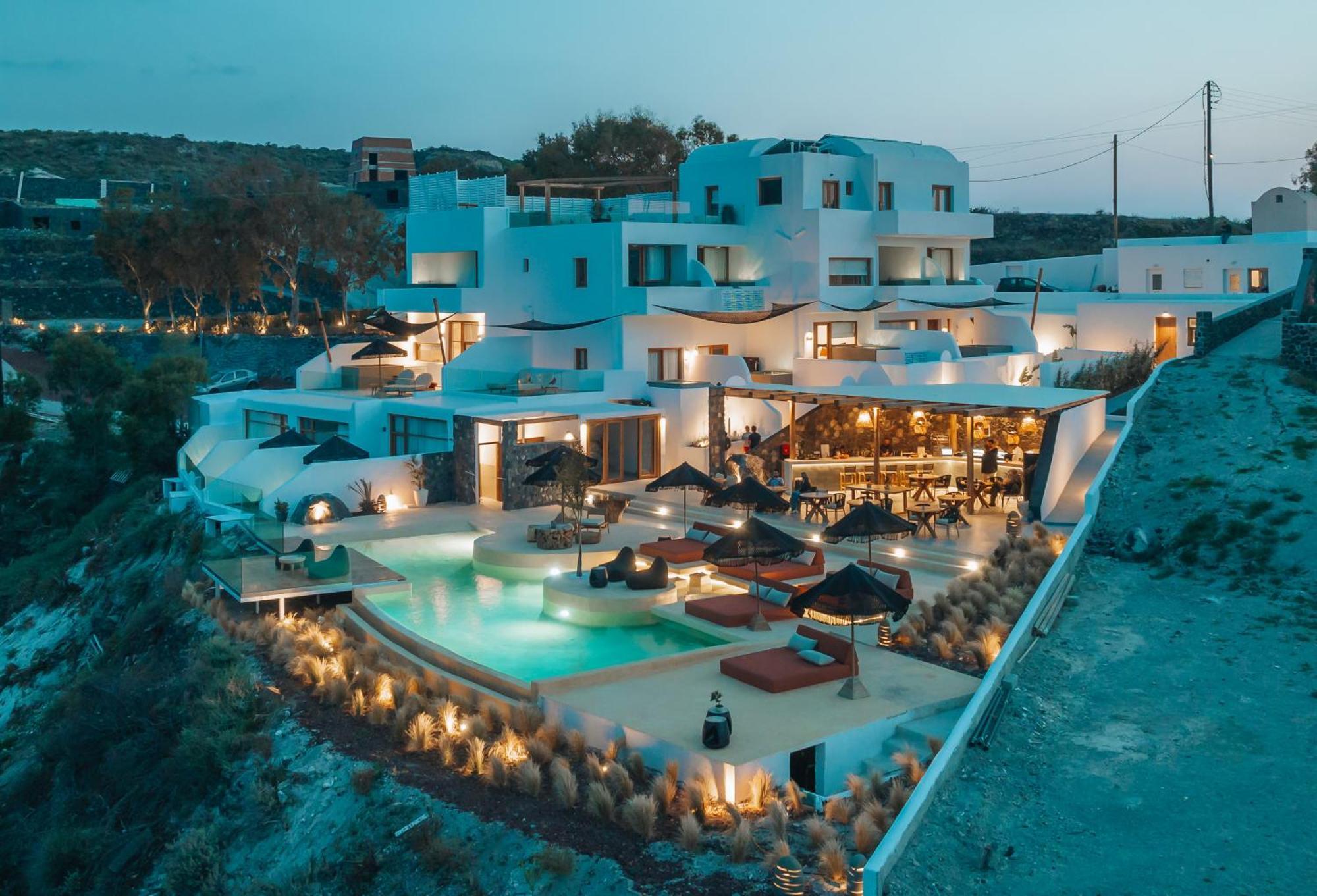 Divino Caldera Hotel