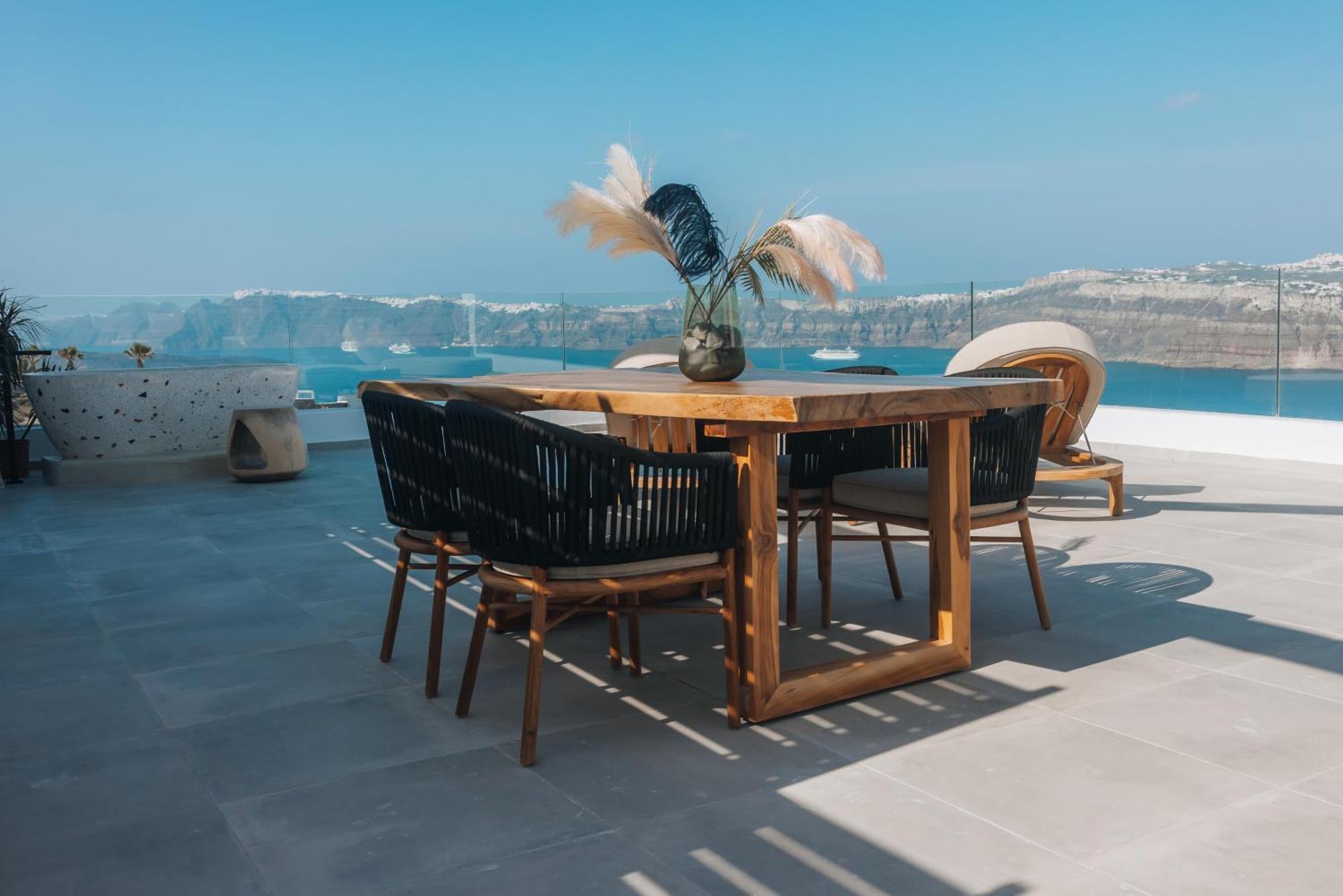 Divino Caldera Hotel