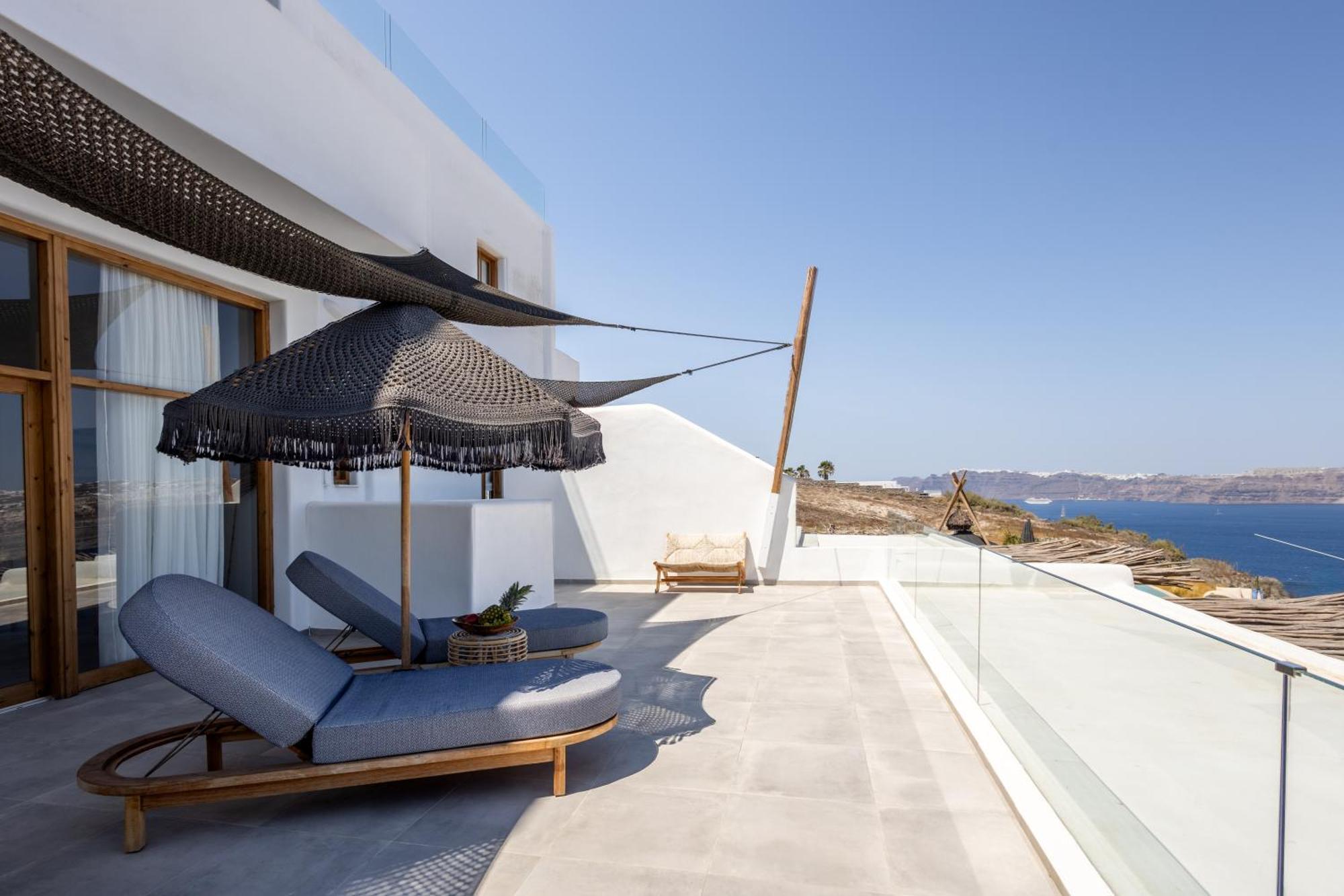 Divino Caldera Hotel *